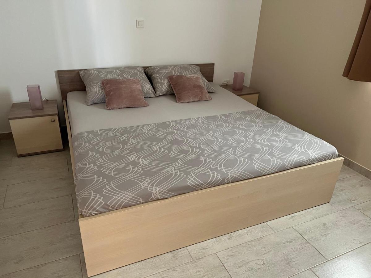 Apartmani Nina I Niko Ugljan Oda fotoğraf