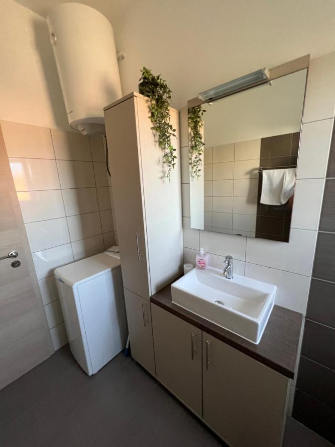 Apartmani Nina I Niko Ugljan Oda fotoğraf
